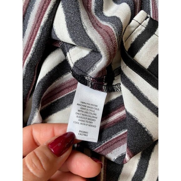 halogen BNWOT women stripe tank top sz small NEW v neck - Picture 6 of 6